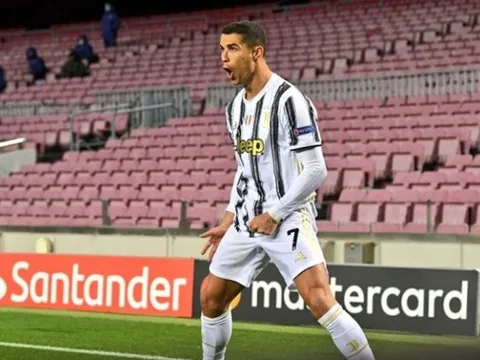 Đánh sập Nou Camp, Ronaldo làm điều khiến tất cả ngưỡng mộ