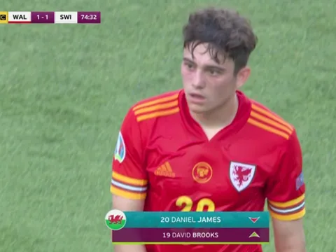 Sao Man Utd tỏ thái độ với HLV đội nhà