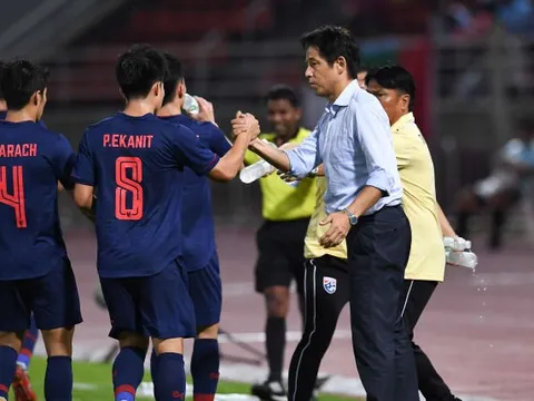 HLV Park Hang-seo "nắn gân" người Thái trước đại chiến ĐNÁ