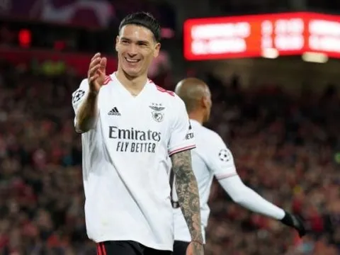 Darwin Nunez có gì hơn hàng công Liverpool?