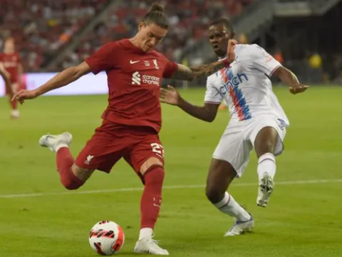 Darwin Nunez phản ứng khi bị chê bai thậm tệ