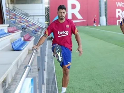 Đạt thỏa thuận, Suarez chuẩn bị cập bến "đại gia" Châu Âu