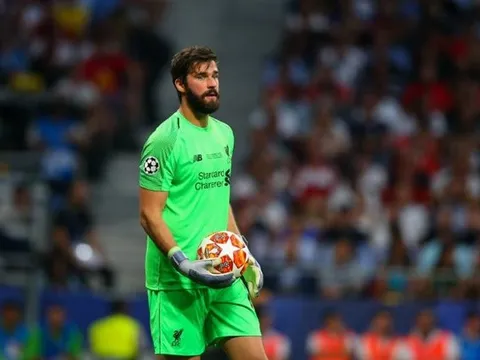 Đâu chỉ Messi, ngôi sao này của Liverpool cũng đã đi vào lịch sử