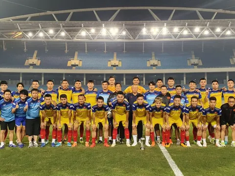 Đấu UAE, Thái Lan: “Phù thủy” Park Hang-seo đánh cờ thế