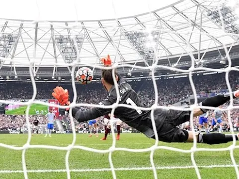 David de Gea cũng bất ngờ với David Moyes