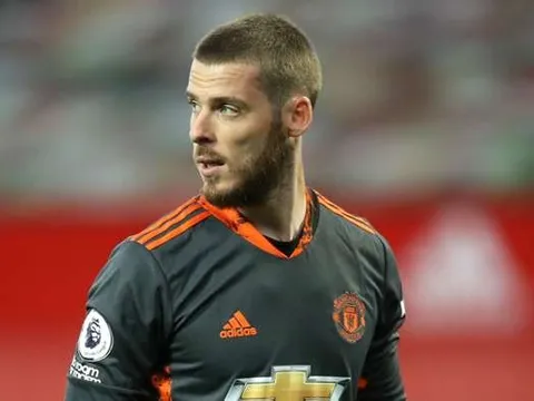 Bị Dean Henderson tạo sức ép, De Gea lập tức phá vỡ im lặng