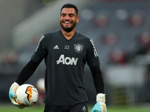 Bị Henderson chiếm suất, 'kẻ thừa' Man Utd rơi vào tình thế 'lấp lửng'