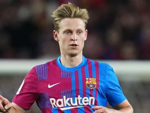 De Jong có gì hơn các tiền vệ Man Utd?