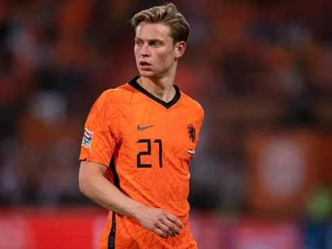 De Jong đang khiến chuyển nhượng của Man Utd bị trì trệ