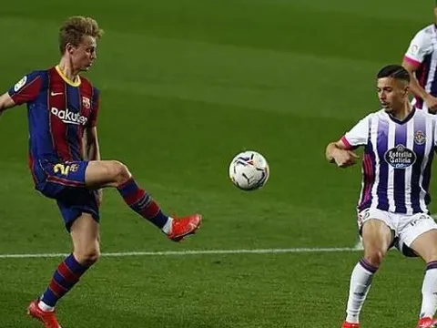 De Jong không phiền với vị trí lạ lẫm