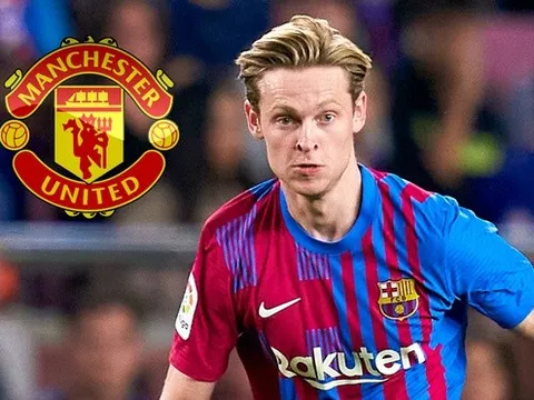 De Jong làm gì khi M.U đang tất bật hoàn tất thương vụ?