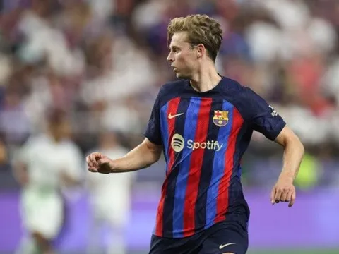 De Jong tiết lộ với đồng đội quyết định cuối cùng