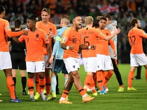 De Ligt lại mắc sai lầm, cựu tiền đạo M.U đứng ra "ứng cứu"