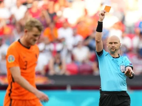 De Ligt và đồng đội phản ứng ra sao sau thẻ đỏ tai hại?