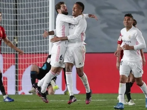 Để Ramos ra đi, Real đã tìm được chủ nhân mới nơi phòng tuyến