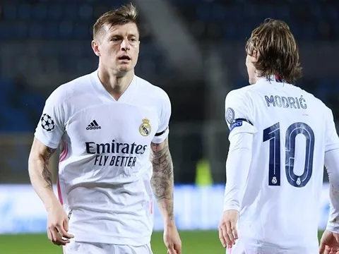 Kroos chuyền bóng 'xé toạc' Liverpool, Declan Rice ngả mũ kính phục