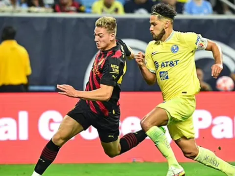 Man City từ chối bán thần đồng 19 tuổi cho Southampton