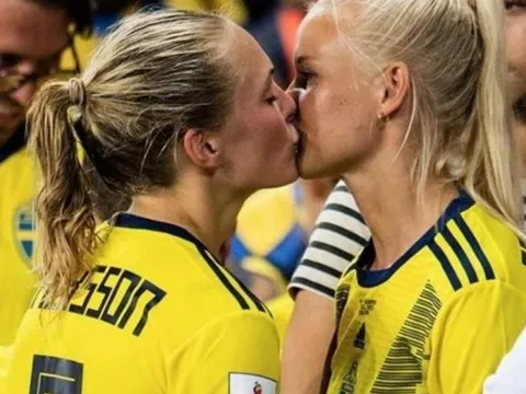 Đến Chelsea, tân binh đắt giá hội ngộ người yêu đồng giới