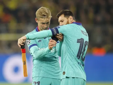 Bayern Munich muốn giải cứu De Jong khỏi con tàu đắm Barca