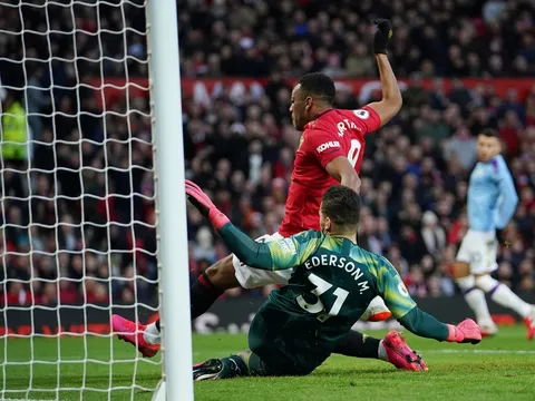 Derby thành Manchester, M.U ra sân với đội hình nào?