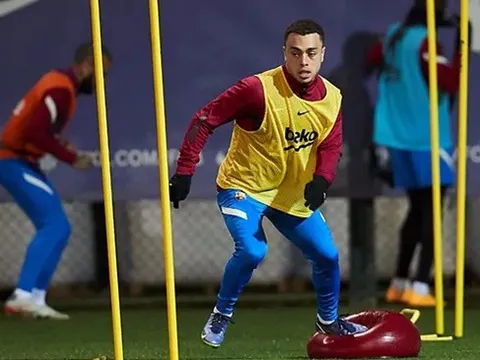 Dest chưa muốn rời Barcelona