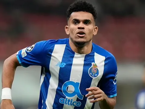 "Cậu ấy nhanh nhẹn, mạnh mẽ, sáng tạo và đấu tay đôi rất giỏi"