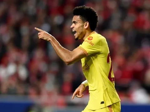 Diaz thăng hoa, phải chăng Liverpool nên mạnh tay thanh trừng Salah?