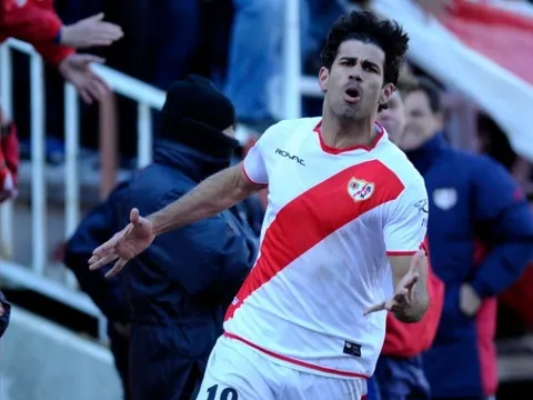 Diego Costa thoát cảnh thất nghiệp