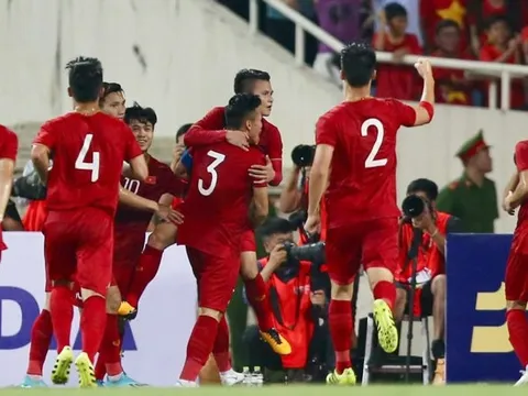 Điểm tin trưa 12/10: Ronaldo rực sáng, Việt Nam sáng cửa tại VL World Cup