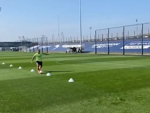 Sau phát ngôn của Pep, Aguero bất ngờ trở lại tập luyện