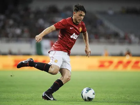 Điều gì đã xảy ra với 'wonderkid' rời M.C để đến M.U năm 2012?