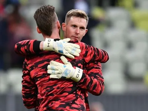 Dimitar Berbatov khuyên ba cầu thủ rời Man Utd