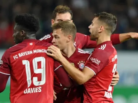 Dính thẻ đỏ ngay đầu hiệp 2, Bayern vẫn ca khúc khải hoàn
