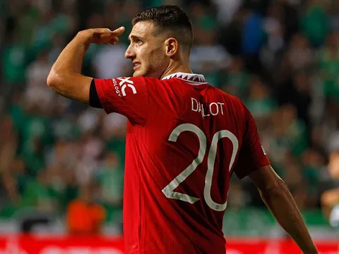 Romano xác nhận, Barca muốn thâu tóm cả Dalot lẫn mục tiêu của M.U