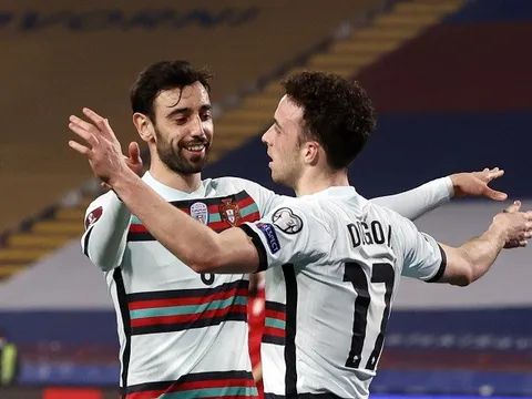 Bruno Fernandes phấn khích khi sao Liverpool ghi bàn