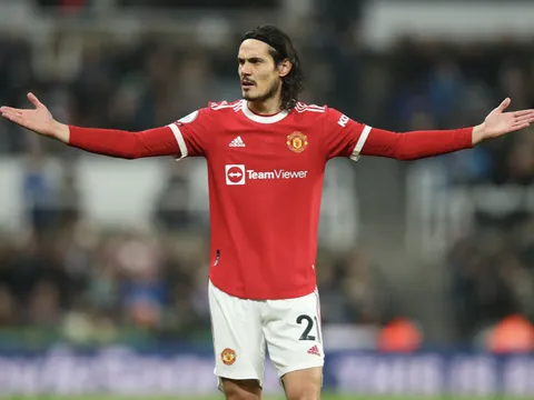 Đoạn kết buồn của Cavani tại MU