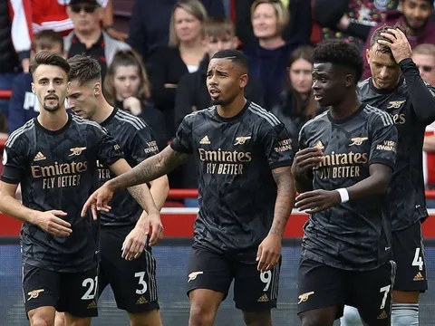 Độc chiêu của Arsenal