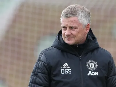 Đối đầu Man Utd, "đá tảng" 50 triệu hùng hồn tuyên bố một điều
