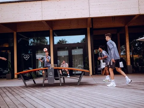 Đối đầu tuyển Anh, tuyển Đức nâng cao kỹ thuật bằng Teqball