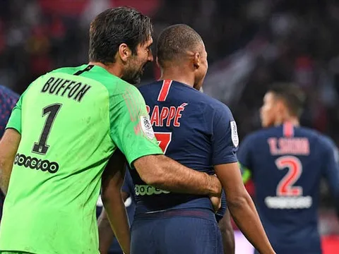 Đội hình đồng đội ra đời sau khi Buffon bắt đầu chơi chuyên nghiệp