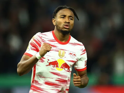 Đội hình tiêu biểu Bundesliga tháng 5: Khát khao của M.U