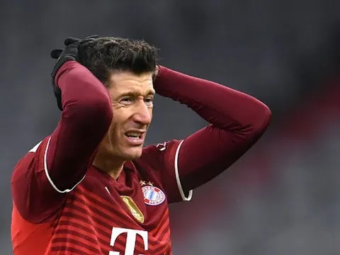 Đội hình tiêu biểu vòng 18 Bundesliga: 3 cơn ác mộng Bayern