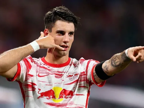Đội hình tiêu biểu vòng 29 Bundesliga: Trung vệ hay nhất, thần đồng Hungary