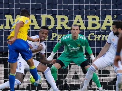 Đội hình tiêu biểu vòng 37 La Liga: Kẻ đóng thế Courtois, trò cưng Simeone