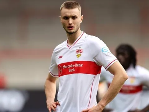 Đối tác báo giá tiền đạo cao 2m cho M.U