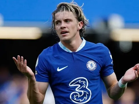 Đối tác ra giá 27 triệu bảng cho tiền vệ Chelsea
