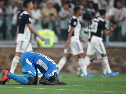 Đối thủ chủ động "buông súng", Chủ tịch Juventus đáp trả cực gắt
