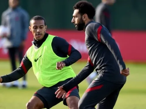 Đồng đội đắm đuối nhìn Thiago bứt tốc, Klopp dặn dò tân binh thứ 3 trước đại chiến Arsenal