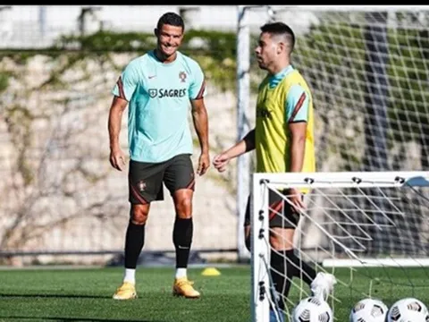 Ronaldo có động thái đầu tiên trên MXH sau kỳ nghỉ