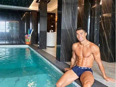 Động thái mới nhất, Ronaldo tiếp tục "tuyên chiến" với COVID-19